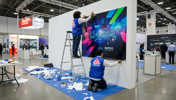 pegado-vinil-adhesivo-impreso-publicides-01